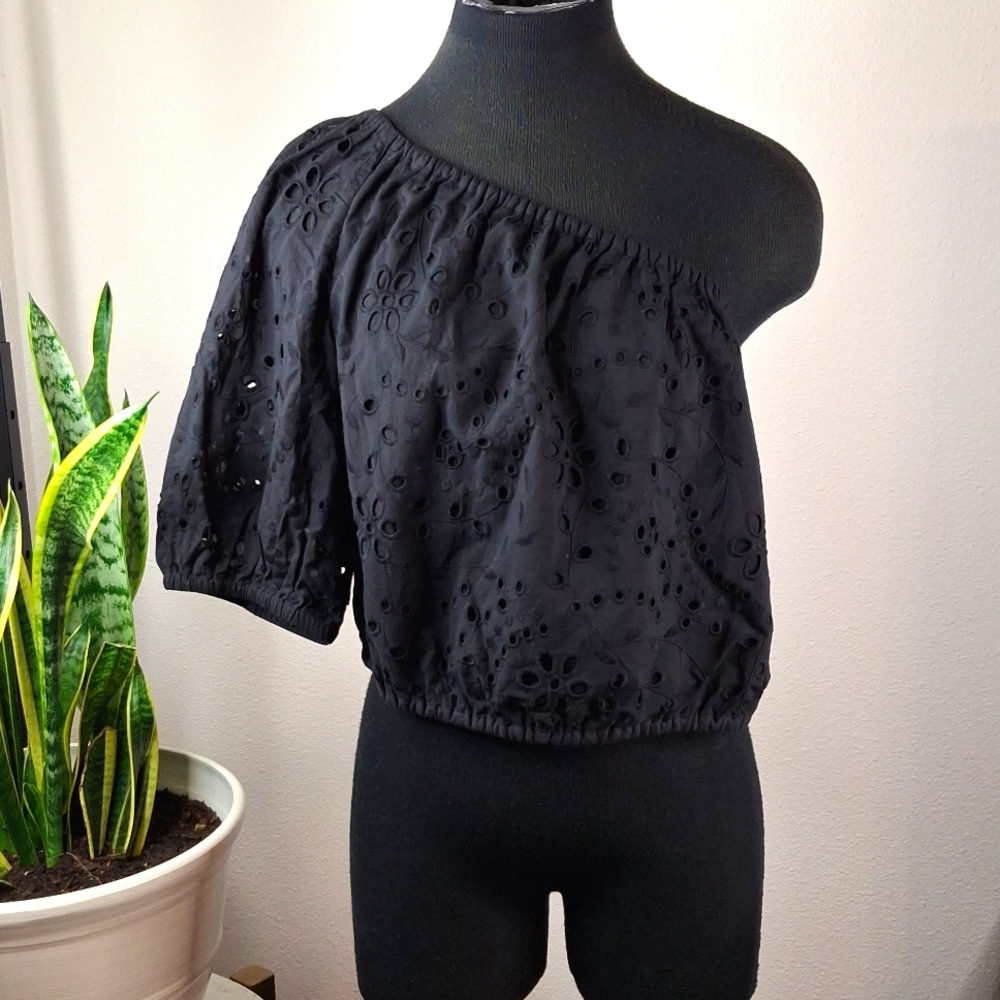 NWT Banana Republic Women's One Shoulder Eyelet Black Crop top size L